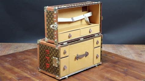 secretaire louis vuitton